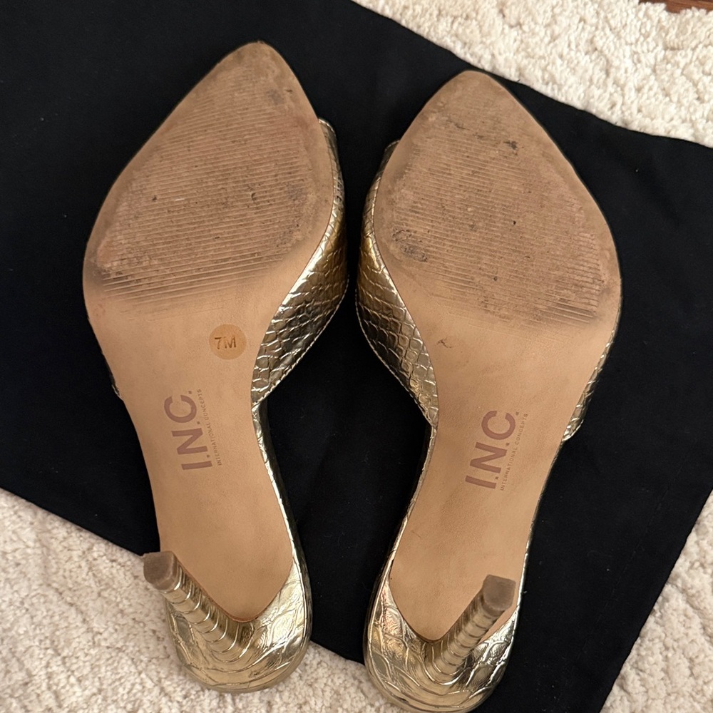 INC International Concepts Gold Textured Heels - Picture 5 of 5